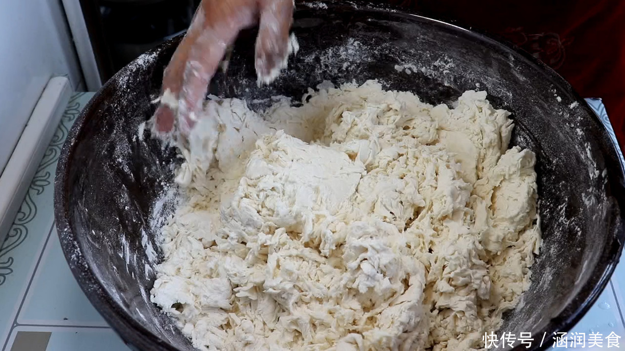 手把手教您在家蒸包子,3个小诀窍,包子又白又松软,零失败