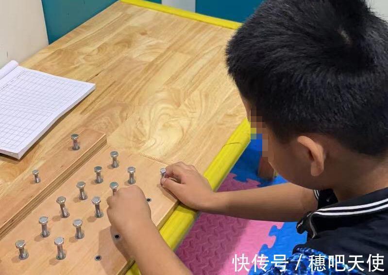 损害|天使科普:抽动症危害大,家长的忽视,会耽误孩子一生!