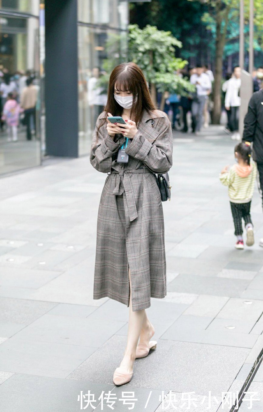 温度和风度一个都不能少,来一件风衣吧,出街外穿满满的高级感