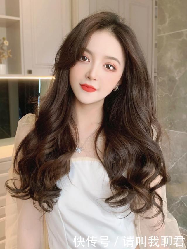 卷发|2021最新流行的几款发型!建议你们最好不要做,因为太显脸小