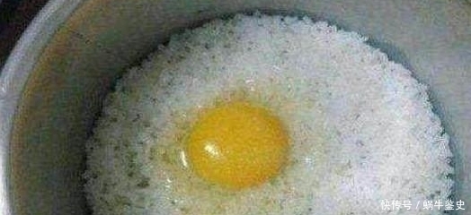 美食|第一次去男友家,婆婆竟把生鸡蛋大米一起煮?15分钟后变美食