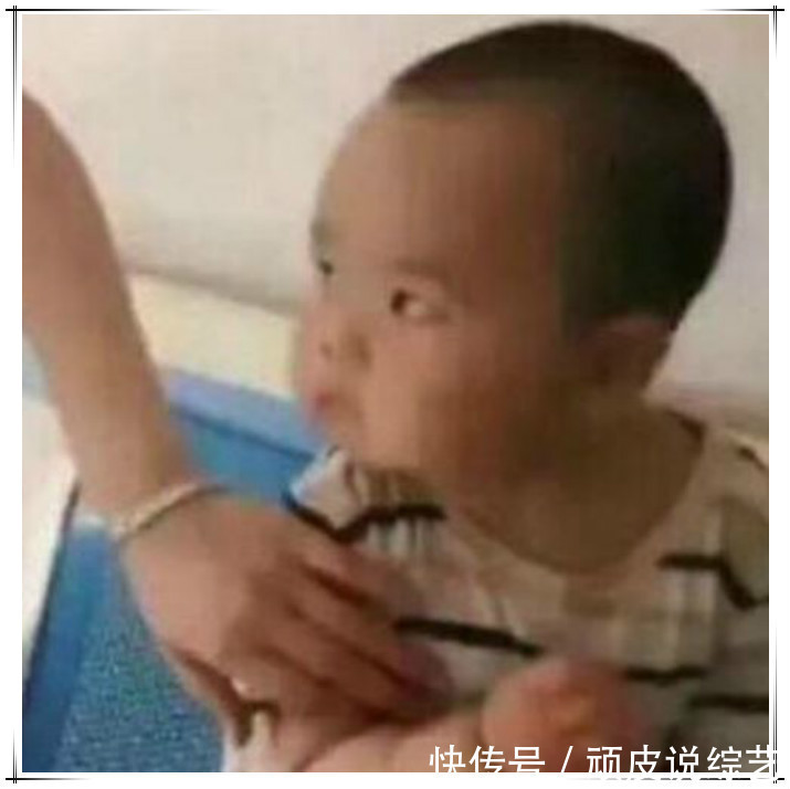 眼神|宝宝医院打针走红,犀利的眼神让人忍俊不禁,网友:这娃真记仇