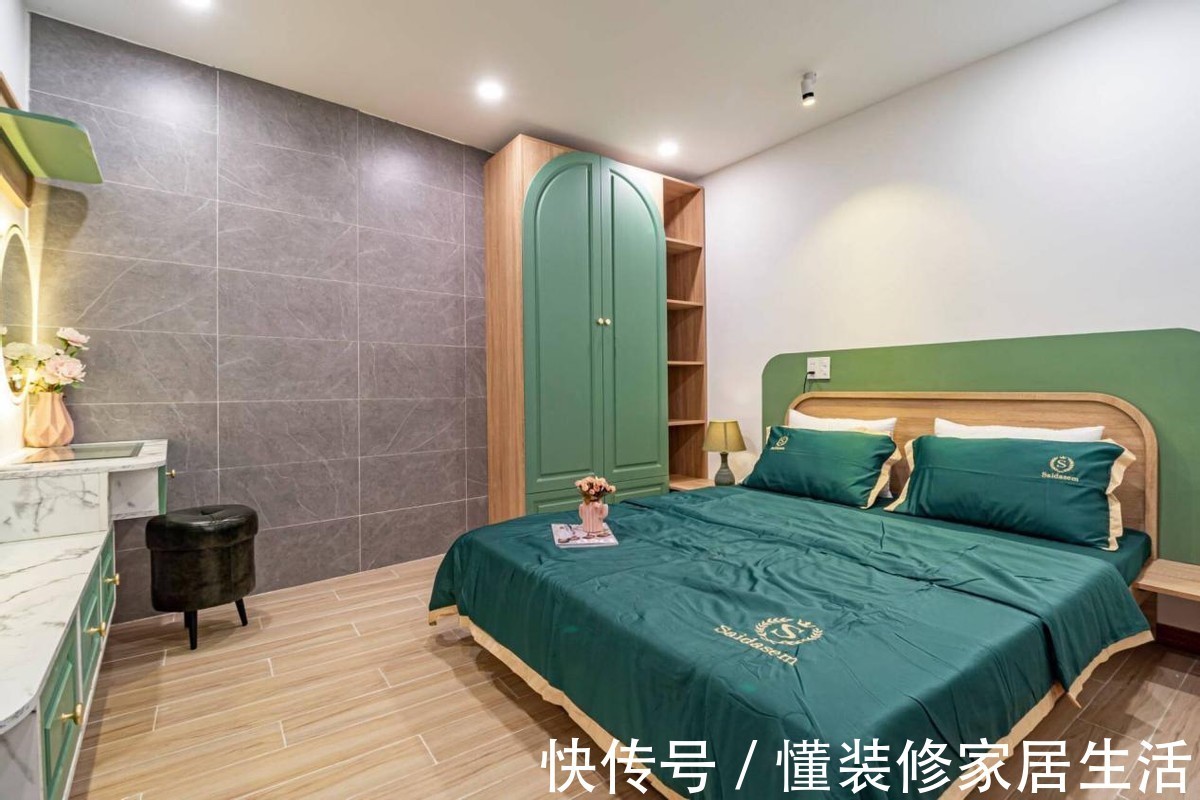 别墅|220㎡两层别墅,上有露台花园下有入户庭院,无复杂装修无比惬意