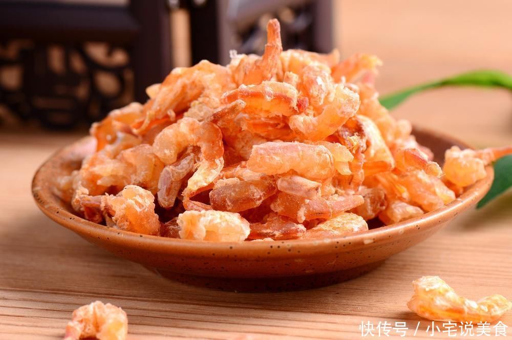 骨質(zhì)疏松的癥狀有哪些？吃什么食物可預(yù)防骨質(zhì)疏松？