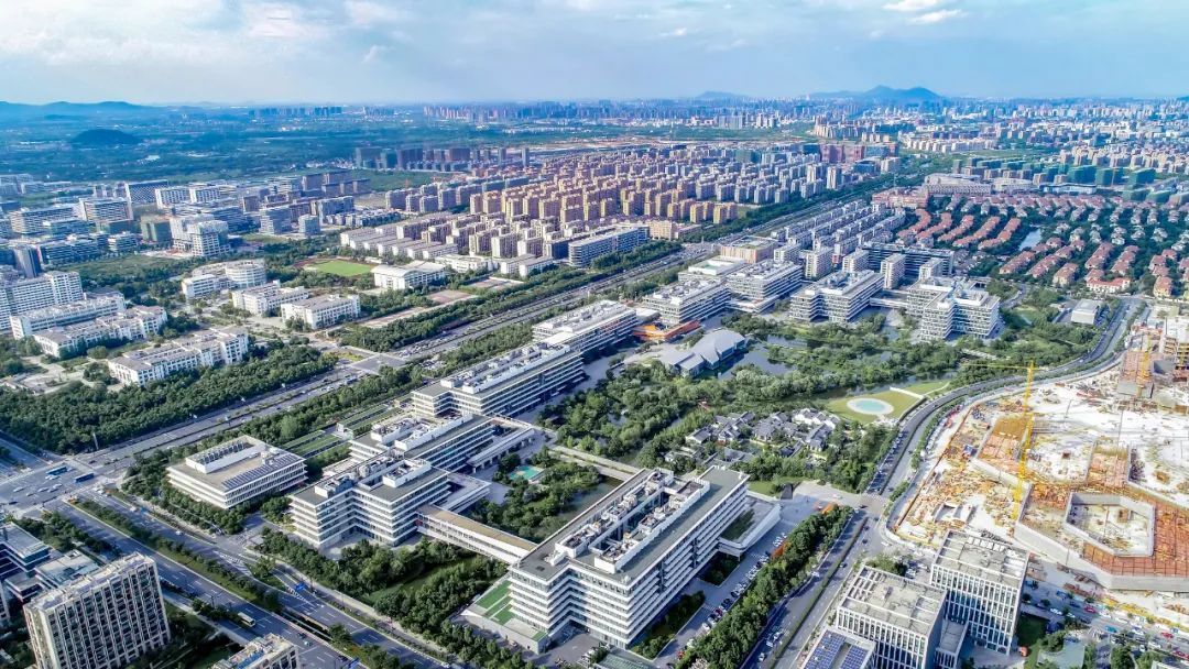 中介|“六万人摇”跌落神坛!西溪公馆“试水”3个月 成交价在未来科技城垫底