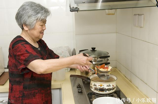 血脂太高降不下来?日常饮食坚持＂四低＂原则，