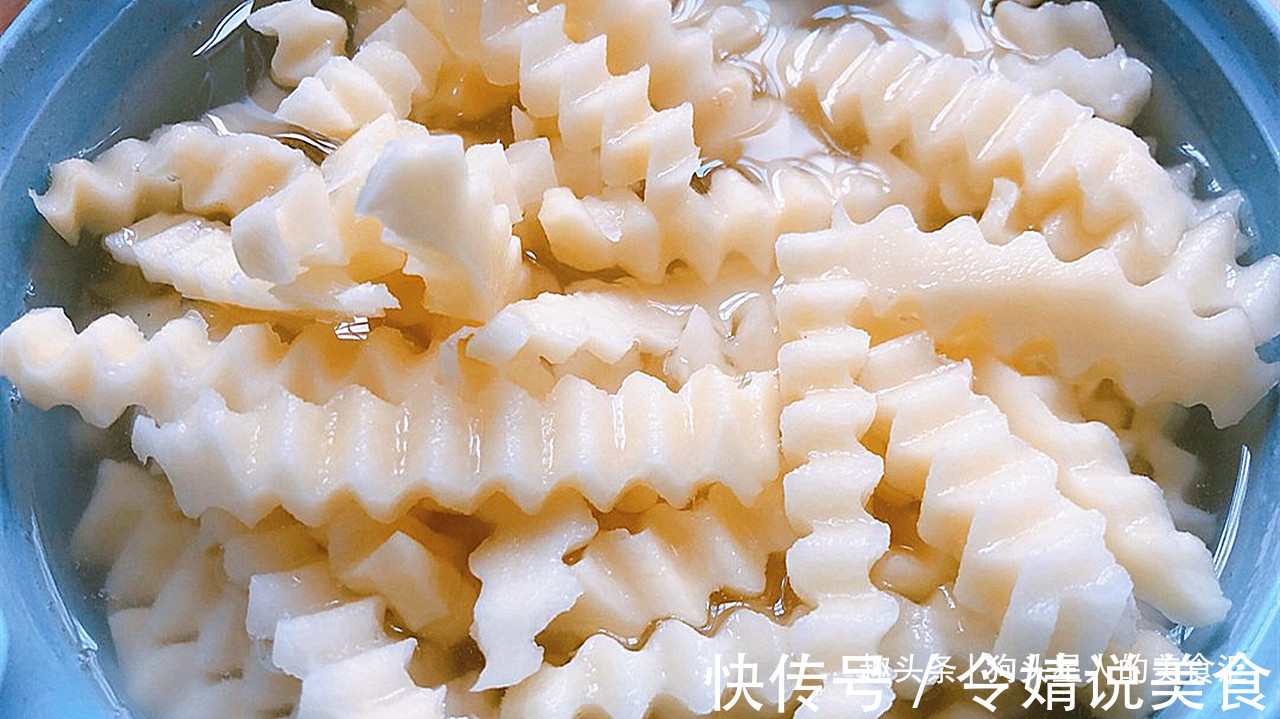 街头小吃狼牙土豆，成本不到三块钱，一次做一盆，学会不用出去买