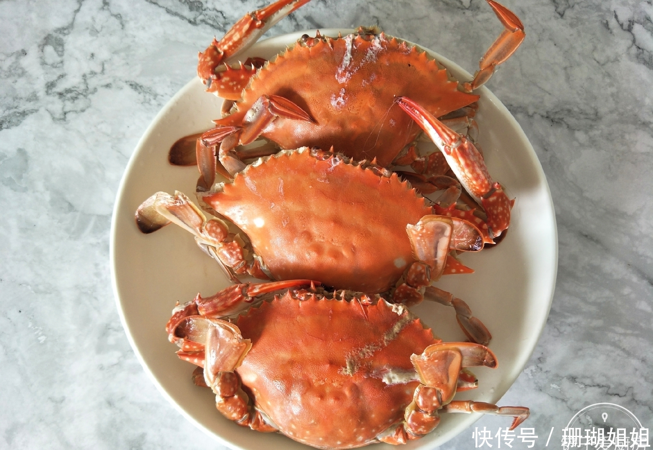 蒸螃蟹时,需要几分钟?冷水蒸还是热水蒸?教你好吃做法