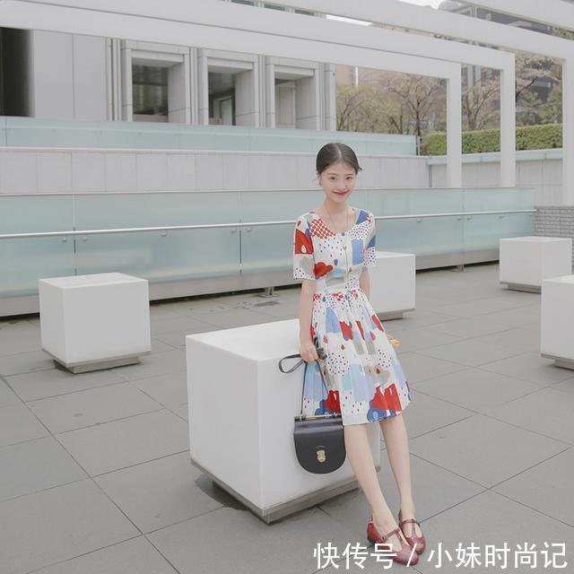 肉肉|春夏最美的事就是穿了清新连衣裙,四海八荒你最美