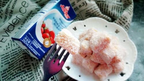 美食精选：南瓜换一种新吃法，做成甜甜的零食，一口一个真过瘾