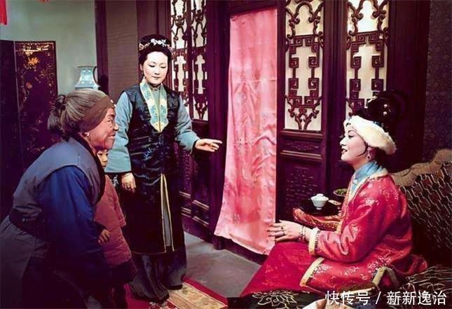 周瑞&红楼梦:难怪刘姥姥只念凤姐的恩,不念王夫人的恩,看凤姐说了啥