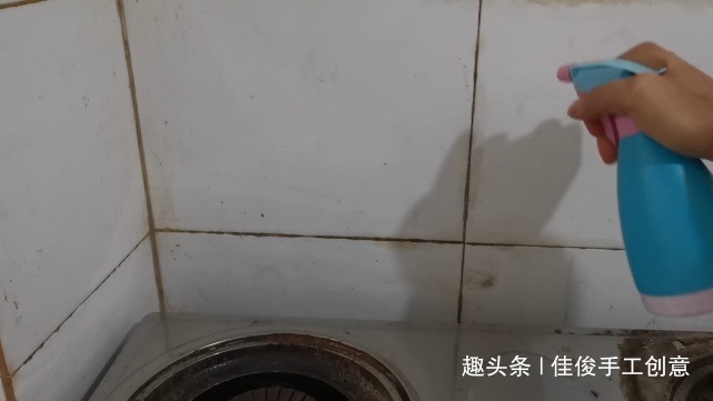 洗衣液|白醋和洗衣液混合真厉害,解决了家家户户的难题,学会回家试试!