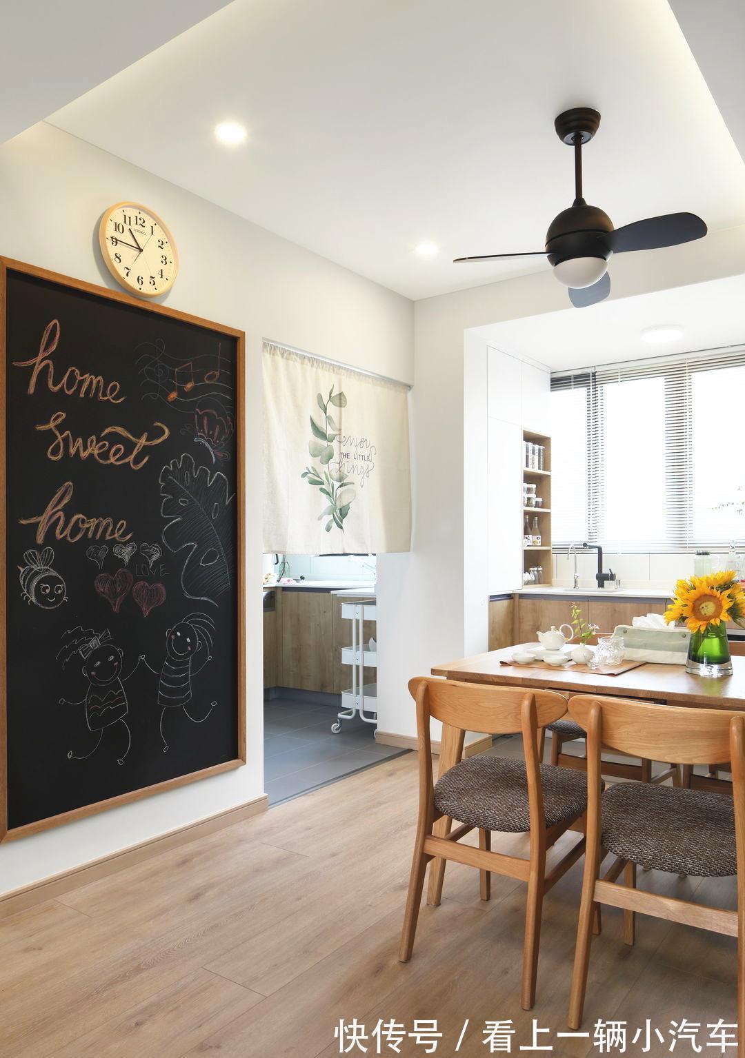 玄关柜|去客厅化有多爽?摒弃电视墙打造整面书柜,双胞胎女儿房也是亮点