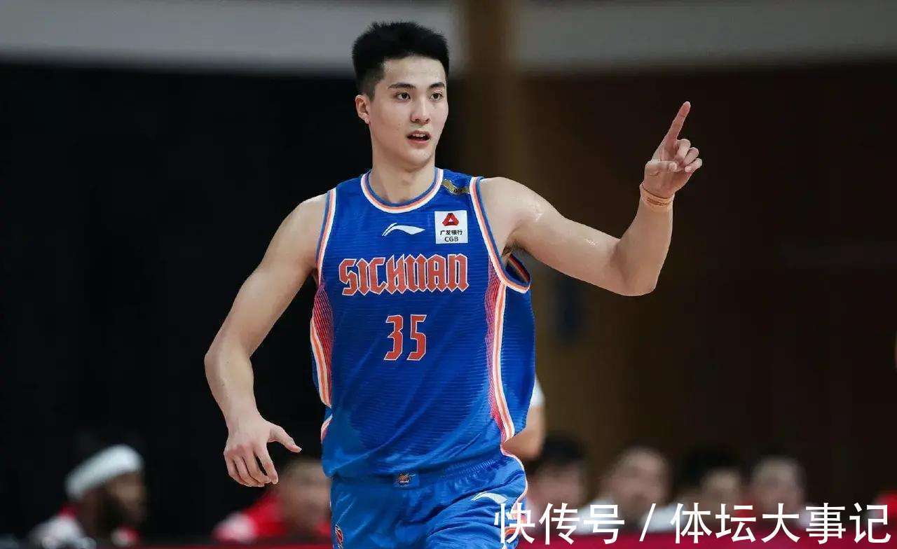 陈林坚|离不开好中锋,3名CBA球员下滑明显,除了齐麟,福建队长三分失准