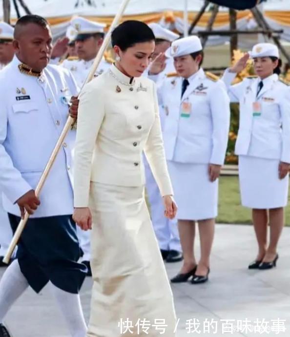 戴珍珠|苏提达真是“养珠大户”,戴珍珠耳环略显灵气,诗妮娜看了都羡慕