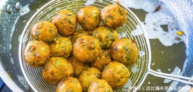 正月十五元宵节,家宴菜单已备好,5荤4素1汤上一桌,十全十美