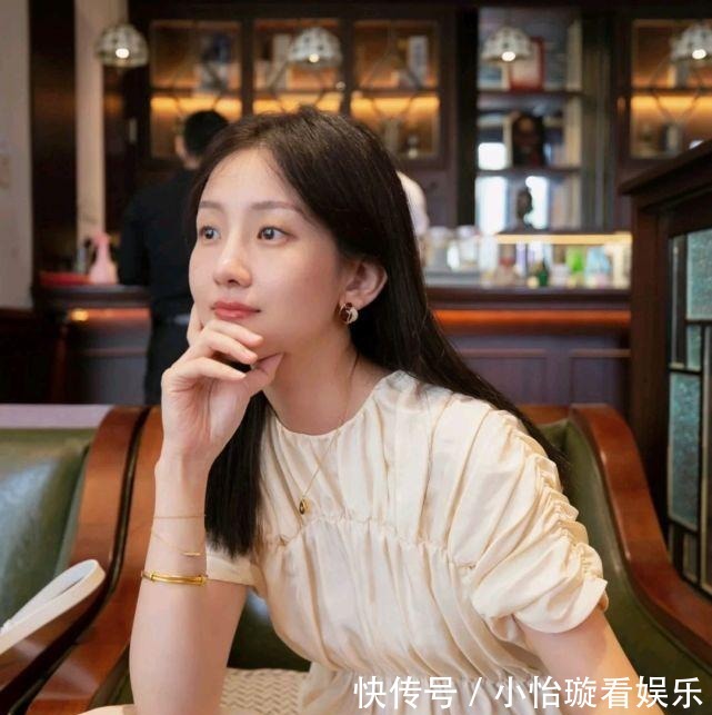 超模|不起眼的基础款服装怎么搭配才好看?只要穿对了,气质不输超模