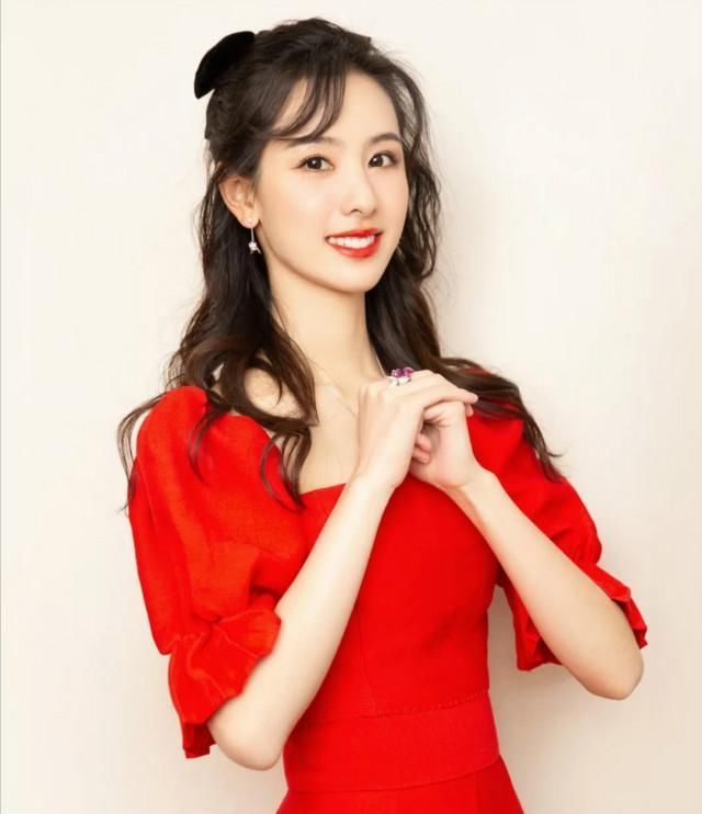 小姐姐|丸子头:扎出了少女感,烟筒卷:烫出了洋气感,2021年真不得了!