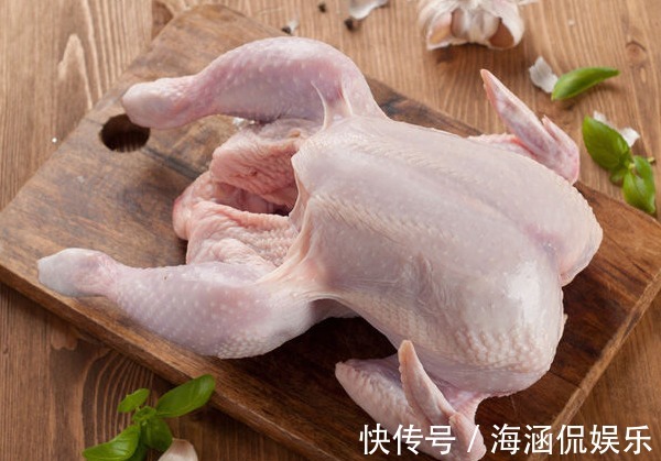 研究人员|鸡肉不能吃了专家指出吃鸡更易患以下三种疾病,你还敢不敢吃