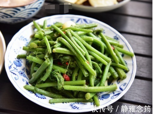 4菜1汤的周末晚餐，荤素搭配，其中一个是家人最爱吃的，赞不绝口