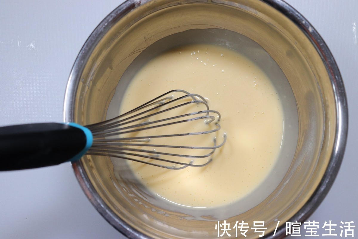 戚风蛋糕|自制酸奶蛋糕,松软香甜,比戚风蛋糕还要好吃,做法很简单