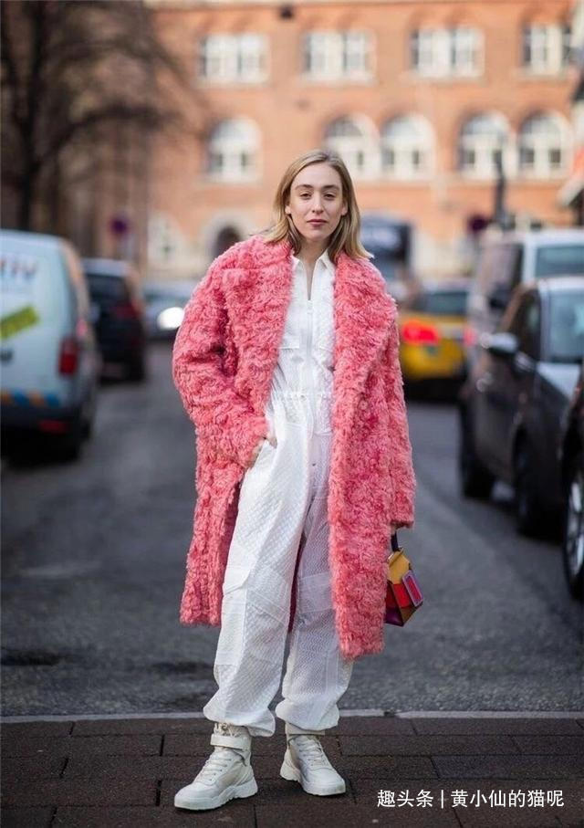 颜色 女人到了奔五年纪,穿大衣别选这3种“阿姨色”,老气又显黑