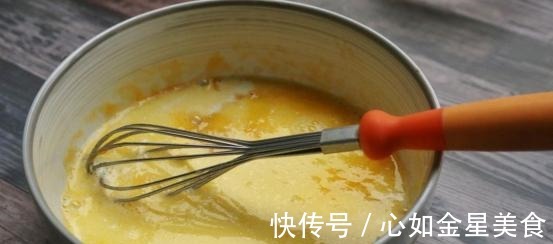 奥利奥草莓千层蛋糕,搅一搅就能做好,一口下去奶香浓郁!