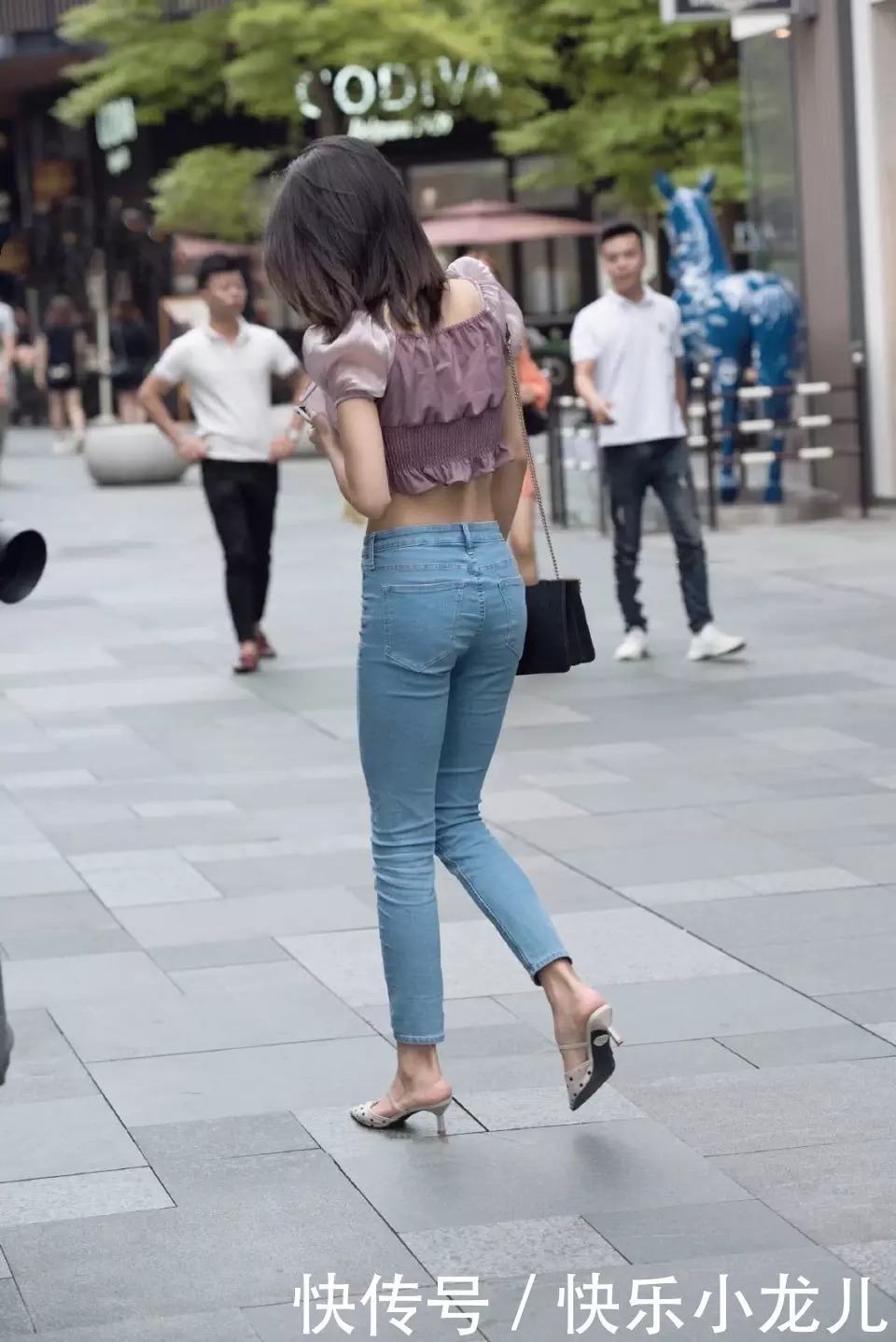 上衣|穿搭牛仔裤穿出女神般的美感,时尚出彩又美观