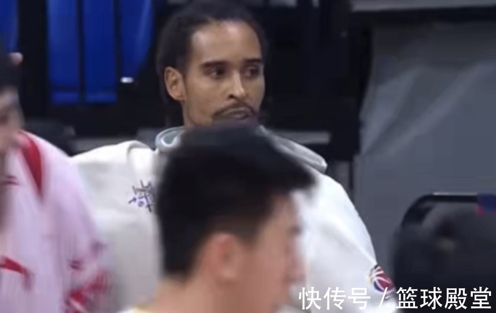 兰兹博格|北控虐四川!老马头顶反光,孙桐林乐开花,赛后一幕展团结氛围