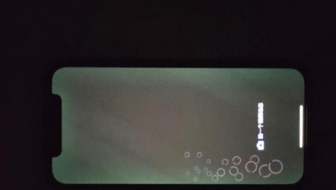 后期|苹果承认iPhone12绿屏，后期会修复，快看看你的绿吗？