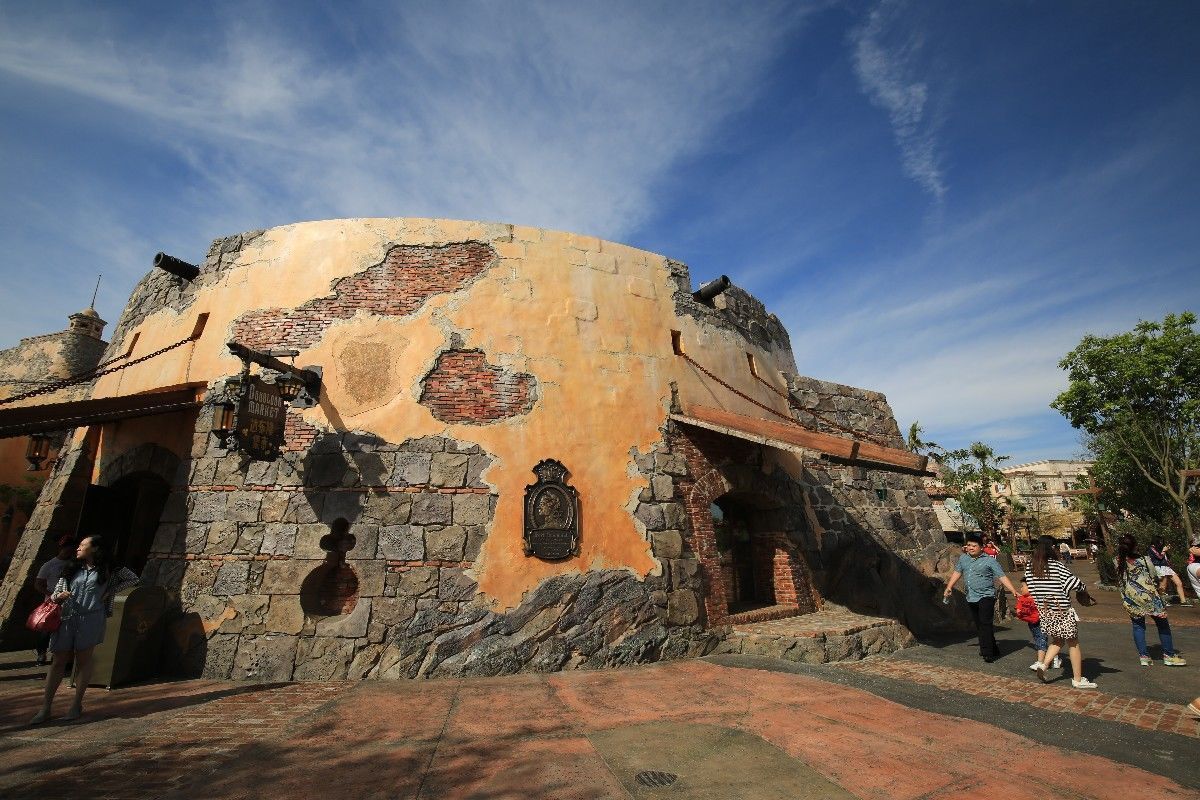  城堡|劳模创新工作室环球影城“造景”，来看水泥砂浆如何变城堡恐龙