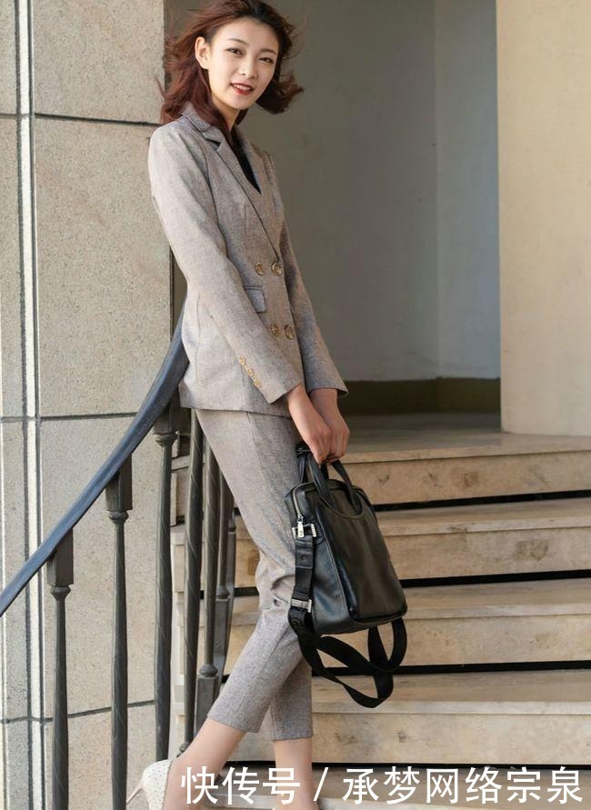 雪纺衫|街拍:套装再搭配时尚的高跟鞋,轻松搭配出女神范