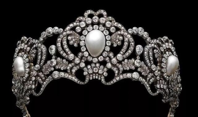 珍珠!欧洲皇室的尊贵皇冠,每一顶都美到极致,“珍珠控”的你不容错过!