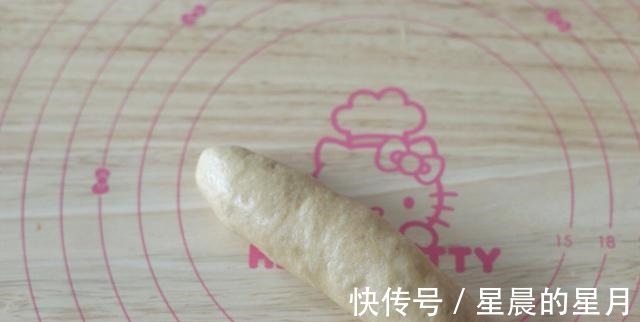 想吃豆沙小餐包不用买，在家就能做，松软可口，学会再也不用买了！