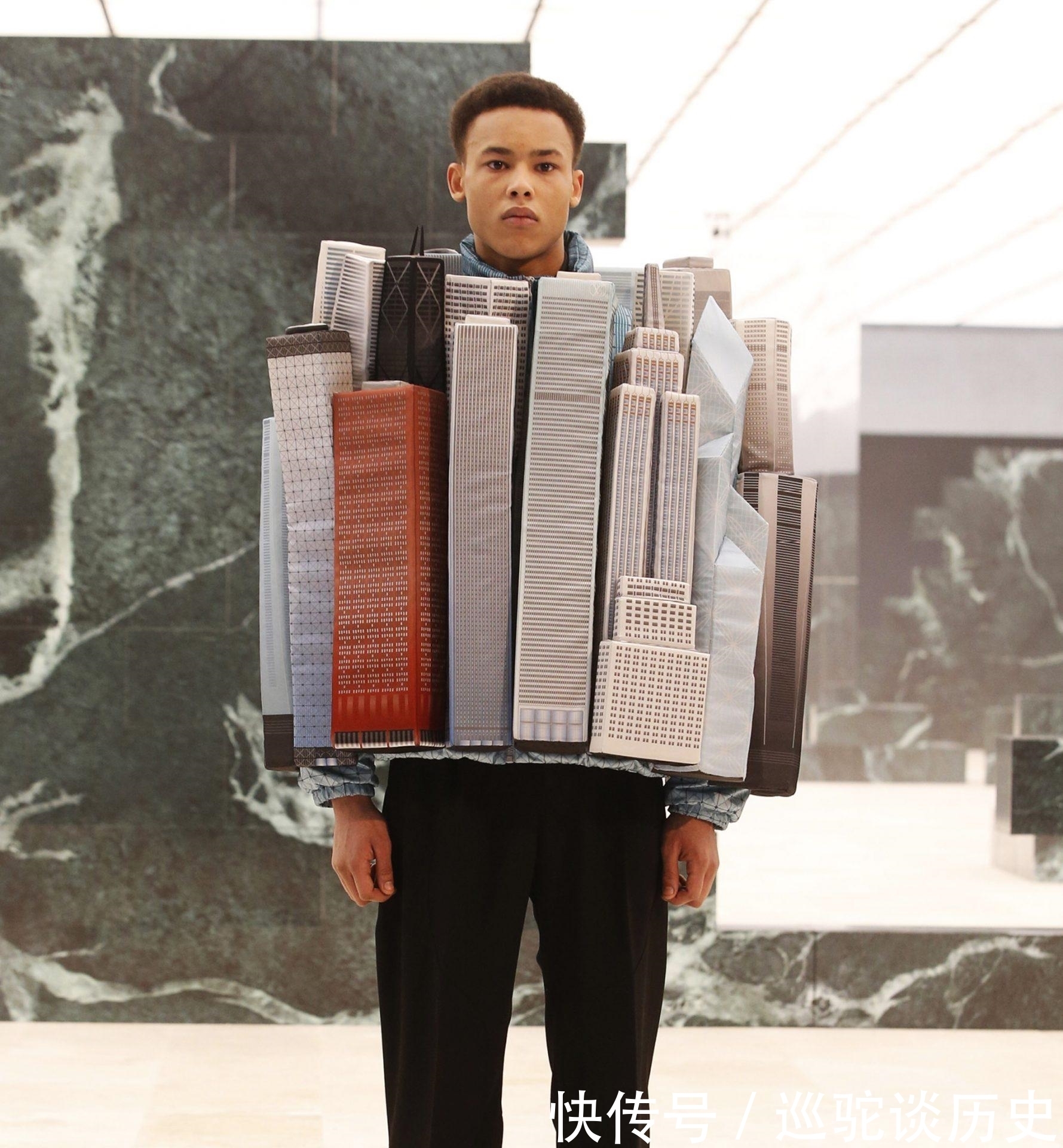 脑洞大开:这个冬天太冷了,让我们把世界“穿在身上”暖和暖和