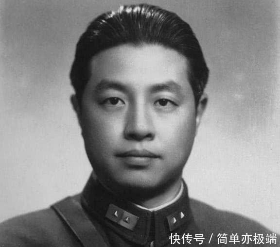 邓丽君|他是黄埔一期最小学员，后授将军衔，养大的“女明星”家喻户晓！