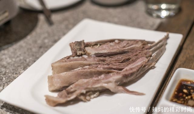 大连最正宗羊肉馆环境凸显宁夏风,食材均从原产地运过来