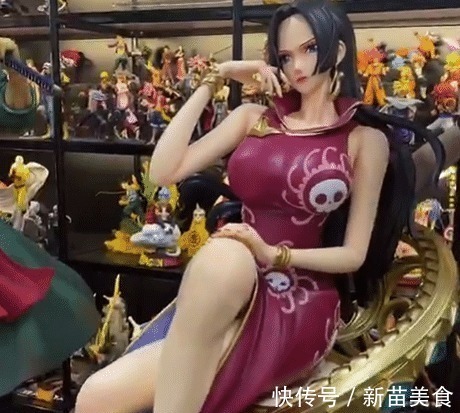 动漫|价值一年工资的女帝手办长啥样喝一年西北风,也值了