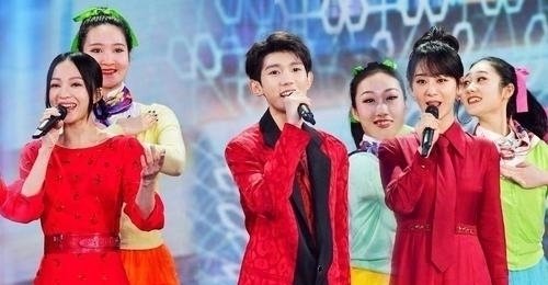 宋丹丹|2021春晚竞争激烈，丁真登上最高舞台，董卿复出众望所归