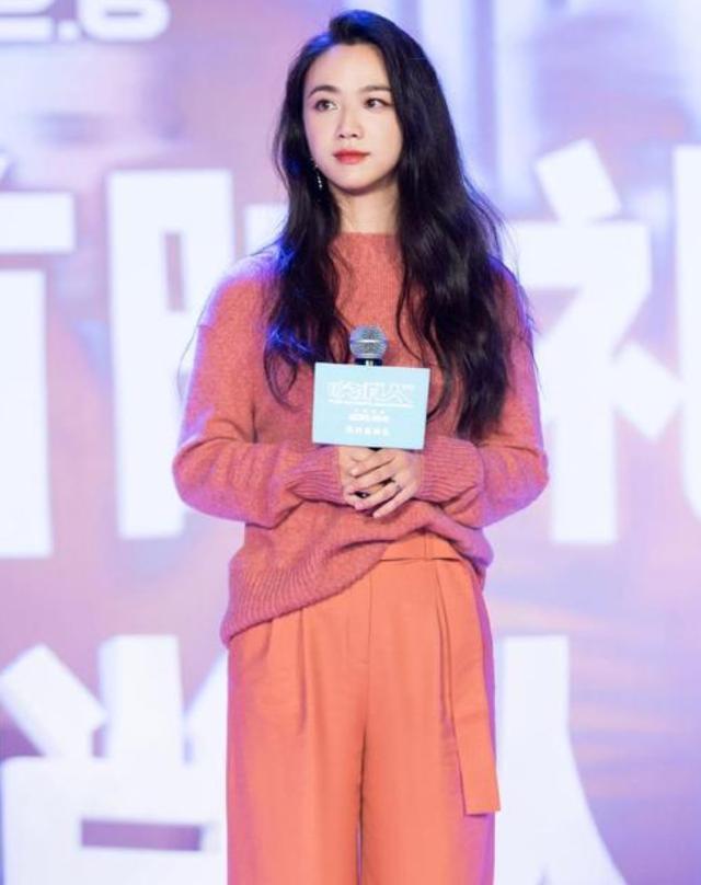 老龄|女人到了中年,要少穿这3种“老龄色”,妈妈们喜欢买其实很土气