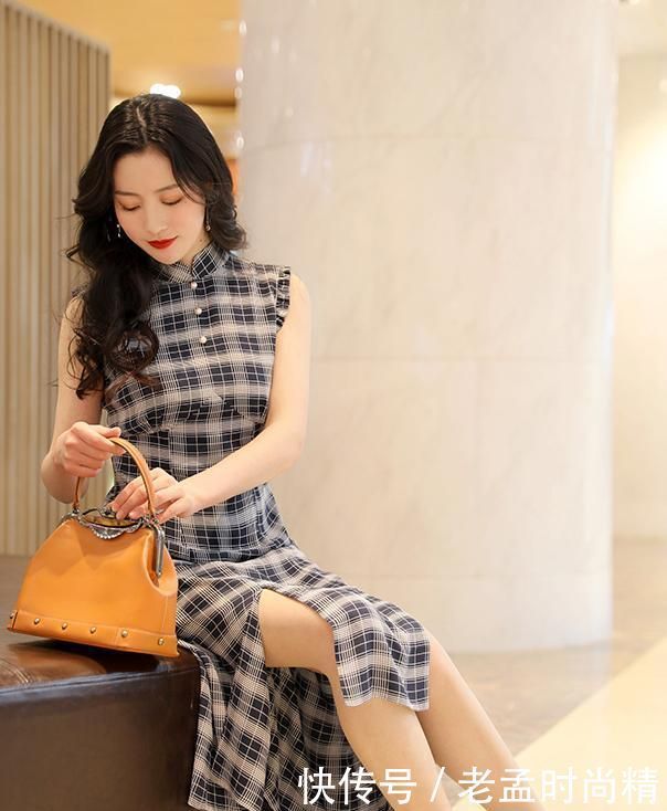曾被你嫌“老气”的旗袍, 如今却美到出圈, 时髦又优雅