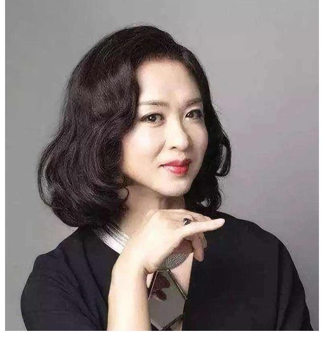 金星发文怒斥江苏卫视将自己剪掉 节目组发表声明节目将延期播放