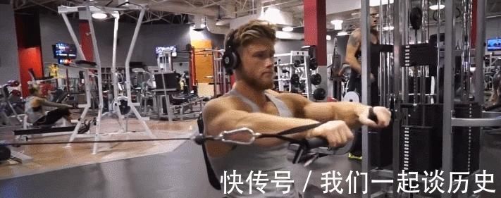 肌肉|胸肌为什么练不大或许你离大胸肌就差一个科学的训练方法