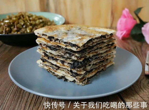 五花肉|5元1个的梅干菜肉饼,在家轻松做,酥脆咸香,放凉也不硬,特好吃