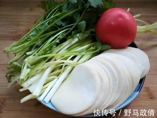 面条|天冷了,做这早餐给家人吃,鲜美营养,香喷喷热乎乎,出门不怕冷