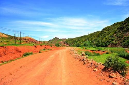 北疆|从北疆到南疆，这条自驾线路既能让你看尽风景又能领略风情