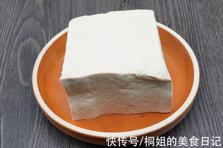 天冷了，想吃豆腐不用买，一碗黄豆一杯醋，教你在家低成本自制