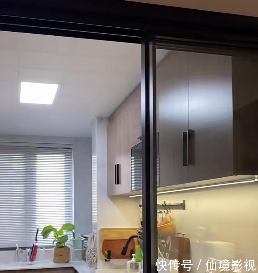 大横厅|业主新房是大横厅,可她却坚持一分为二,庆幸当初的执着