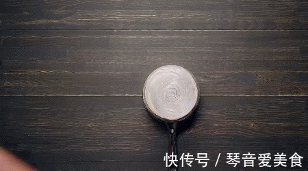 厨房|用完的牙膏管别扔掉,放在厨房一年能省不少钱,邻居见了纷纷学