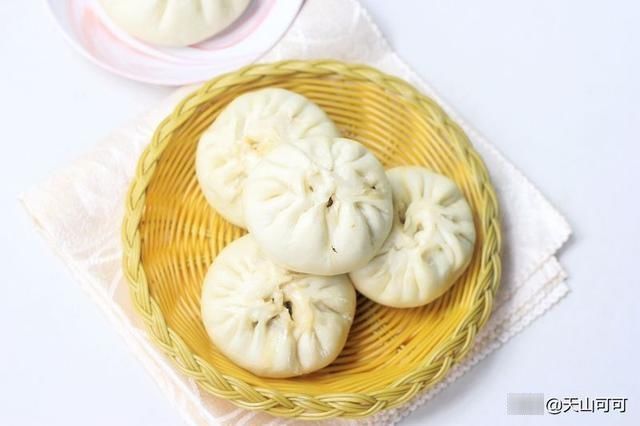 五香粉|用茄子做包子，汁多鲜美，好消化，一家老小都可以吃